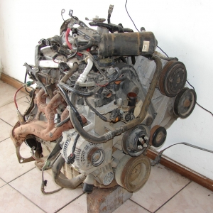 Engine for the 4 door: 2.5l Twin Spark from a Ford Ranger