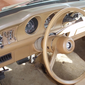 Interior 76 Comet