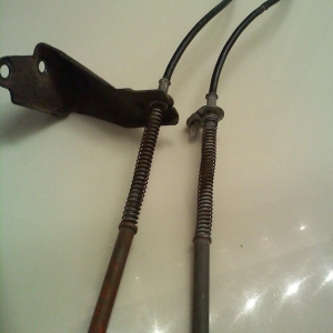 V8 Throttle Cables Mav Comet - 73 On Left - 72 On Right